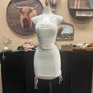 Elegant White/Cream Strapless Dress